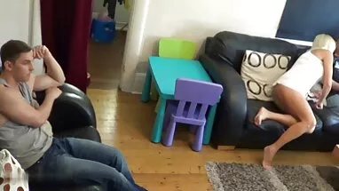 Baba-bir yardım eli turk erotik sikis için ofis