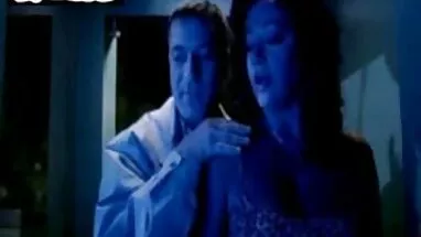 Seksi milf aoki üniforma erotik türk sex filmleri giyiyor ve seks yapıyor .